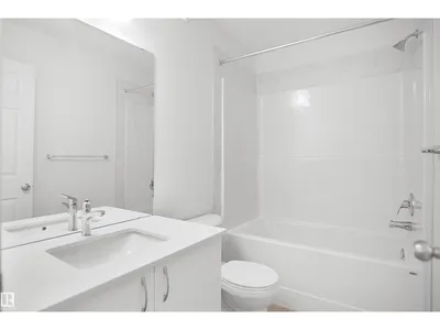18831 29 AV NW photo 28