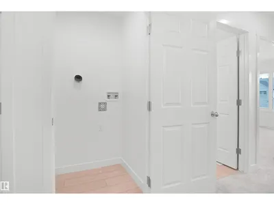 18831 29 AV NW photo 29