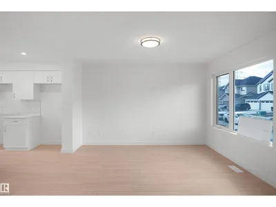 18831 29 AV NW photo 7