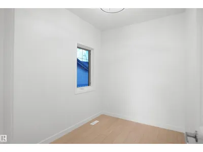 18955 28 AV NW photo 18