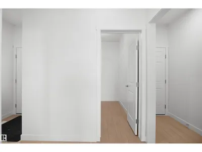 18955 28 AV NW photo 17