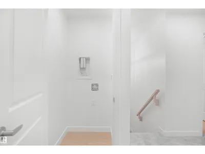 18967 28 AV NW photo 35