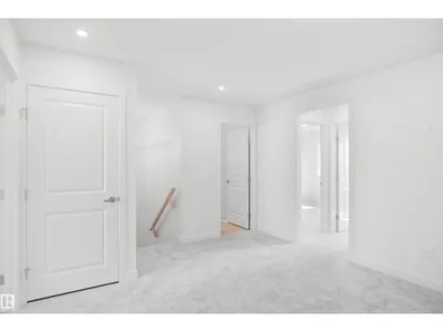 18967 28 AV NW photo 24