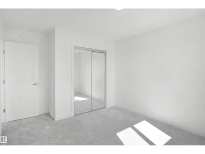 18967 28 AV NW photo 33