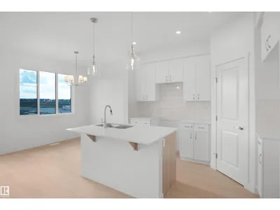 18967 28 AV NW photo 13