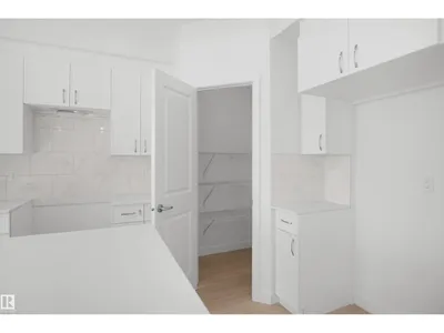 18967 28 AV NW photo 19