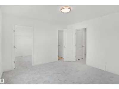 18967 28 AV NW photo 27