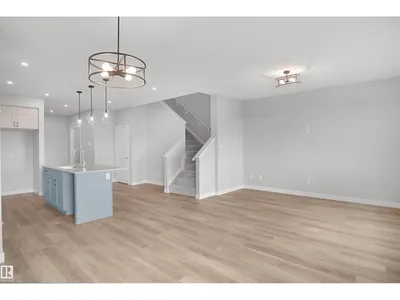 18963 28 AV NW photo 6