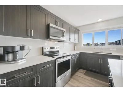 19612 27 AV NW photo 13