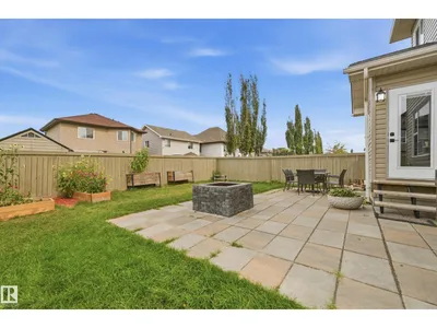 1564 36 AV NW photo 6
