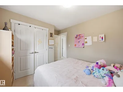 1564 36 AV NW photo 42