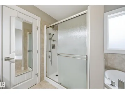1564 36 AV NW photo 39