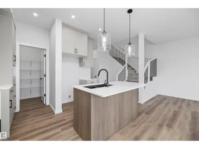 8632 224 ST NW photo 12