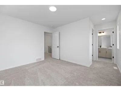 8632 224 ST NW photo 37