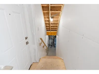 593 177 AV NE photo 31