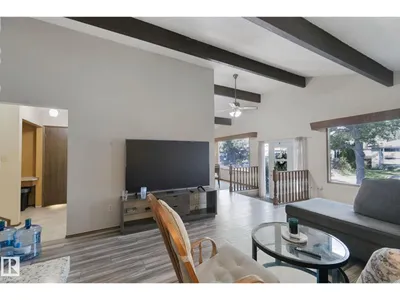10807 54 AV NW photo 9