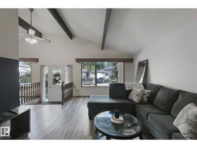 10807 54 AV NW photo 10