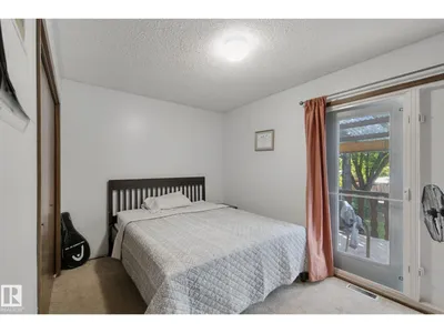10807 54 AV NW photo 25