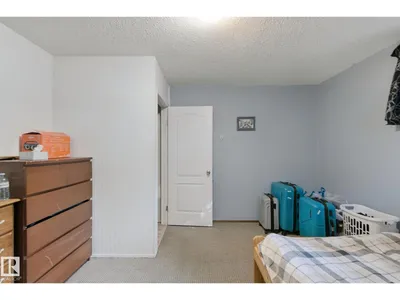 10807 54 AV NW photo 49