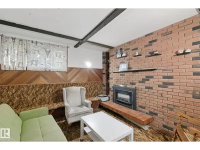 10807 54 AV NW photo 42