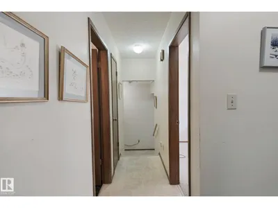 10807 54 AV NW photo 38