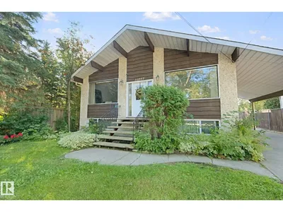 10807 54 AV NW photo 66