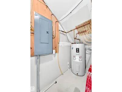 #60 2560 PEGASUS BV NW photo 32