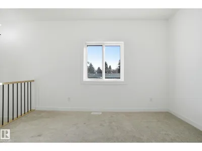 10124 82 ST NW photo 22