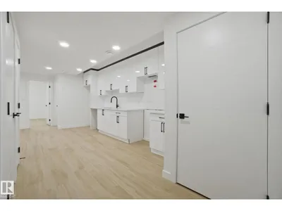 10124 82 ST NW photo 41
