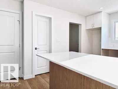 4845 115 AV NW photo 14