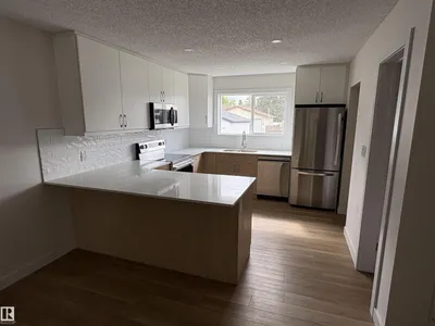 4843 115 AV NW photo 7