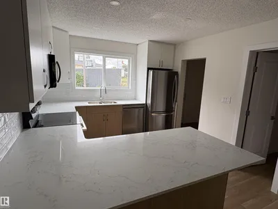 4843 115 AV NW photo 8