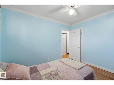 15634 81 AV NW photo 20