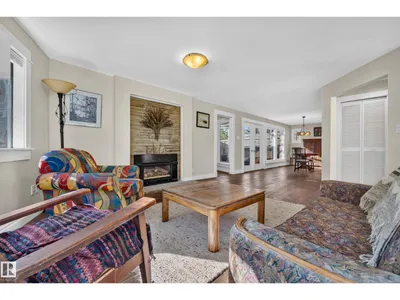 11603 72 AV NW photo 8