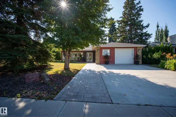 11603 72 AV NW photo 3