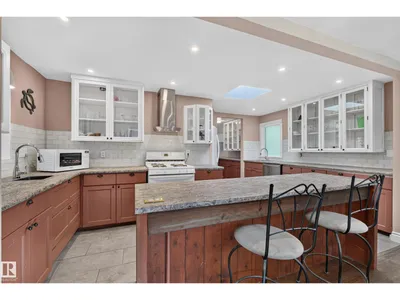 11603 72 AV NW photo 14