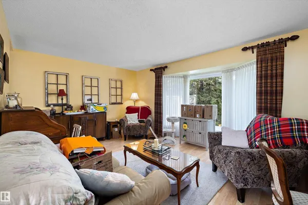 5 WESTWOOD PL photo 2
