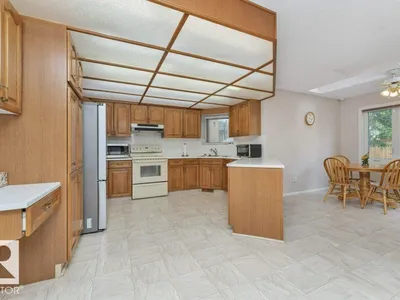 4908 43 AV NW photo 11