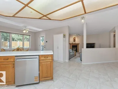 4908 43 AV NW photo 12
