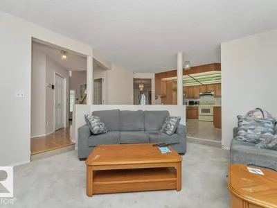 4908 43 AV NW photo 17
