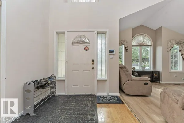 4908 43 AV NW photo 2