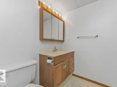 4908 43 AV NW photo 47