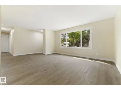 14715 62 ST NW photo 9