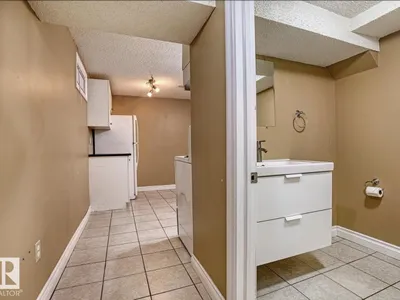 9072 52 ST NW photo 20