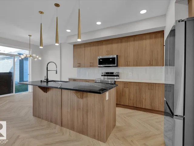 8310 Kiriak LO SW, Edmonton
