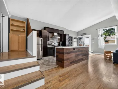 5211 94A AV NW photo 25