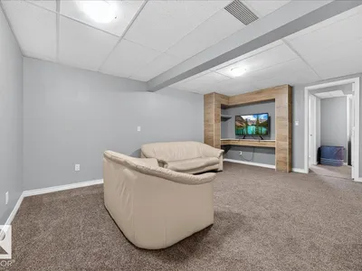 5211 94A AV NW photo 39