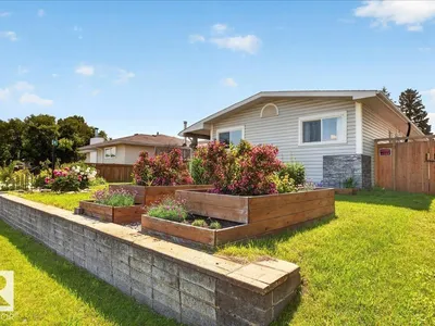 5211 94A AV NW photo 4