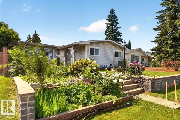 5211 94A AV NW photo 3