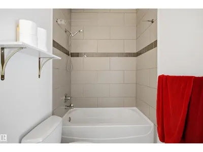 10806 83 AV NW photo 19